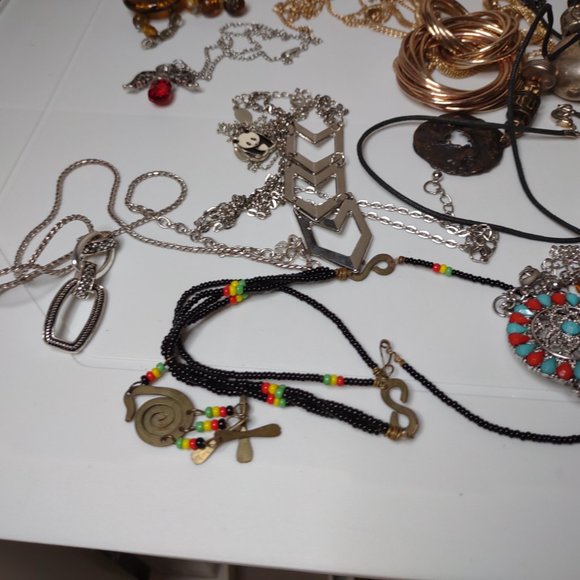 Lot Of 30 Pendant Necklaces - Picture 12 of 16